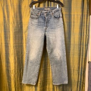 Levi’s Ribcage Straight Ankle Jeans in Indigo